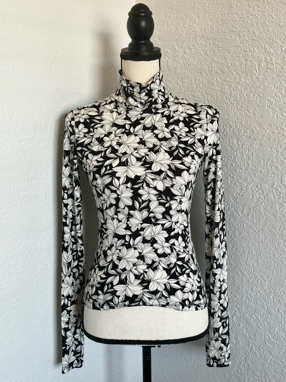 Alice + Olivia Delaina Turtleneck Floral Top
